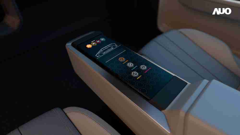 尊龙集团以人性化设计打造多变形态中控显示(Morphing Center Control)，，不使用时仅平面显示信息，，进行操作时，，显示器则会动态隆起，，，转变成3D实体按钮，，，并有触觉回馈，，，展示人机互动新体验